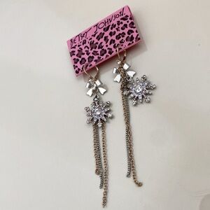 Betsey Johnson Gold and Silver Snowflake Earrings 🆕